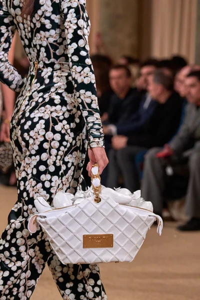 Look 80